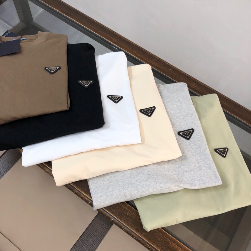 High-end Prada-style triangle logo autumn and winter heavyweight pure cotton round-neck solid color long-sleeve men's loose-fitting base shirt High-end Prada-style triangle logo autumn and winter heavyweight pure cotton round-neck solid color long-sleeve men's loose-fitting base shirt
