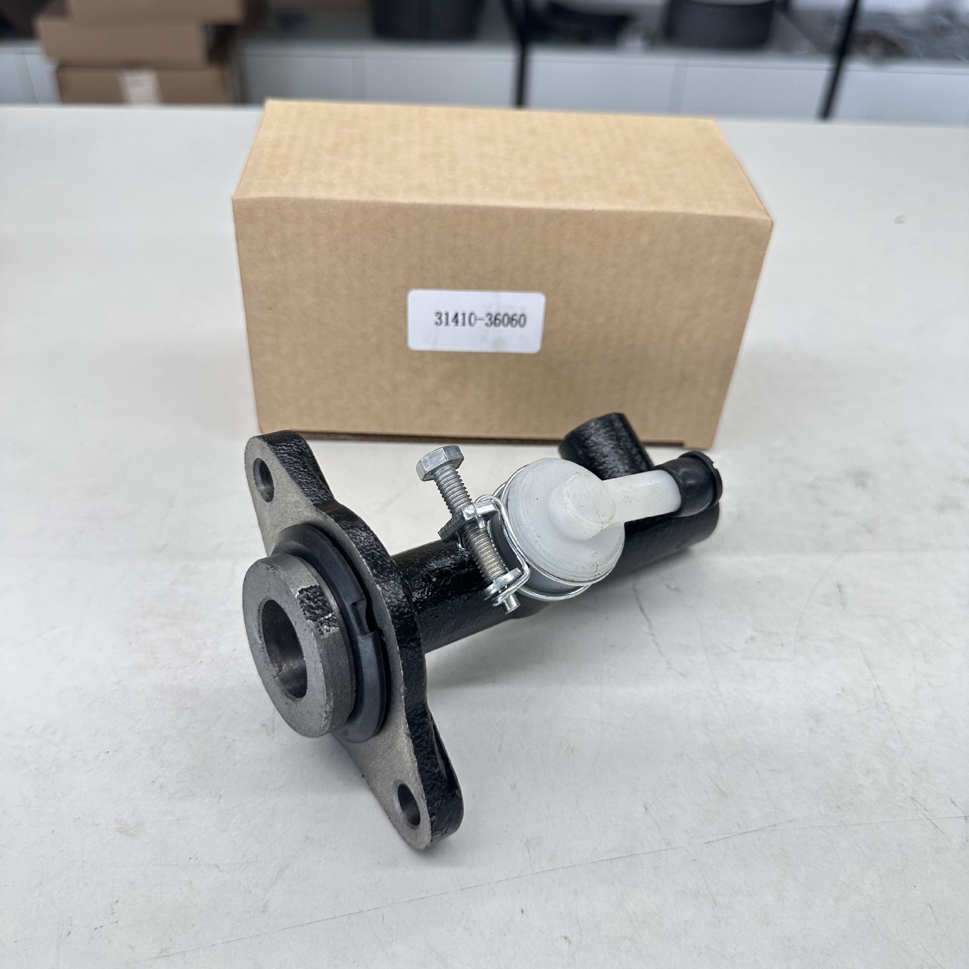 31410-36060 31401-36050 Is Suitable for Toyota Dyna Clutch Master Cylinder