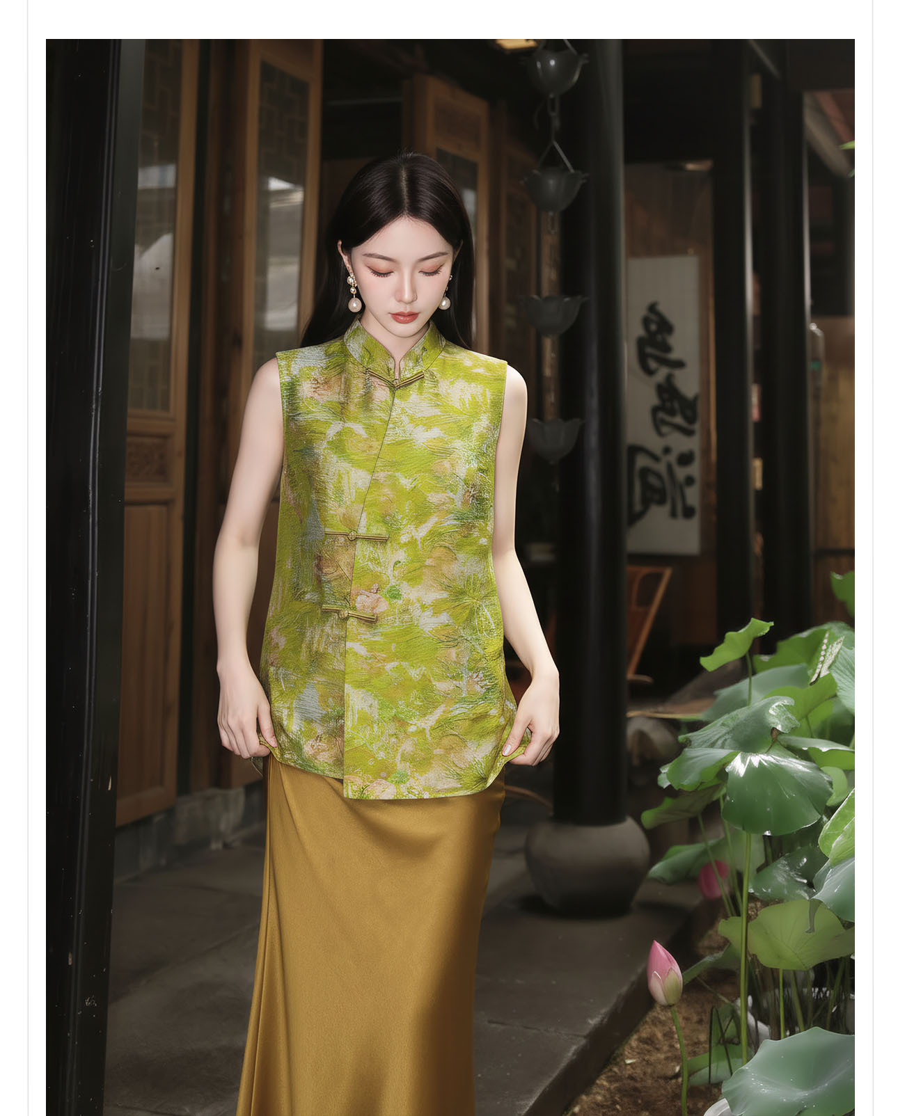 Áo hai dây nữ phong cách Trung Hoa thêu hoa, cúc bấm, chất liệu satin mềm mại — Xanh lá cây nhạtcolor chi tiết 2