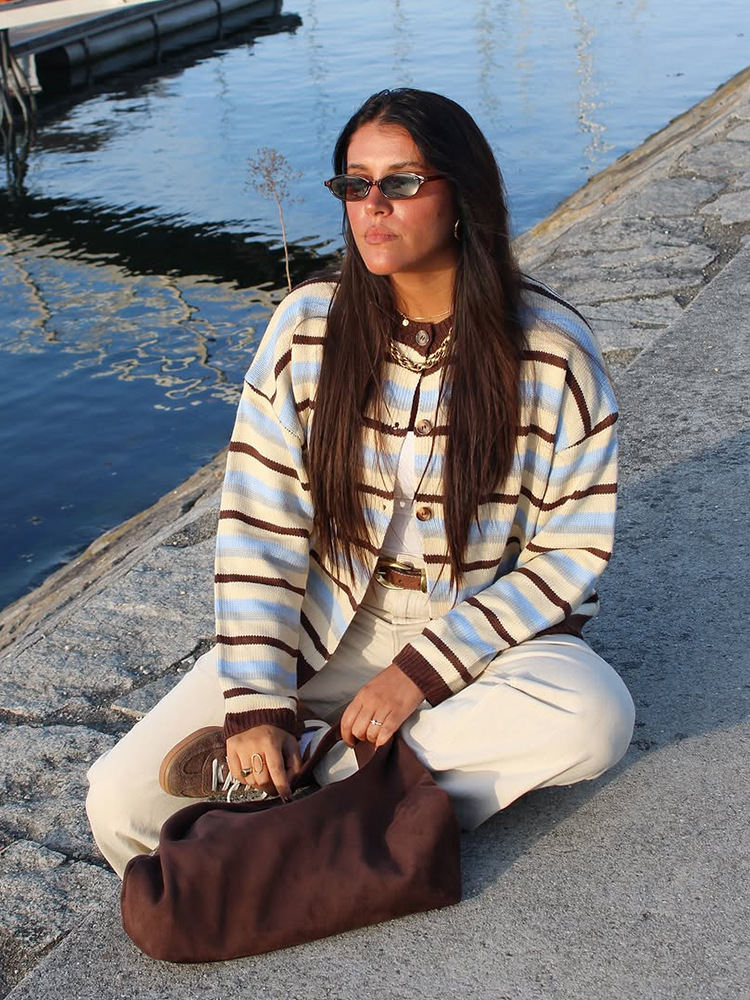 Modas delgadas de color contrastante a rayas de manga larga suéter cardigan 2025 otoño nuevo estilo transfronterizo europeo y americano