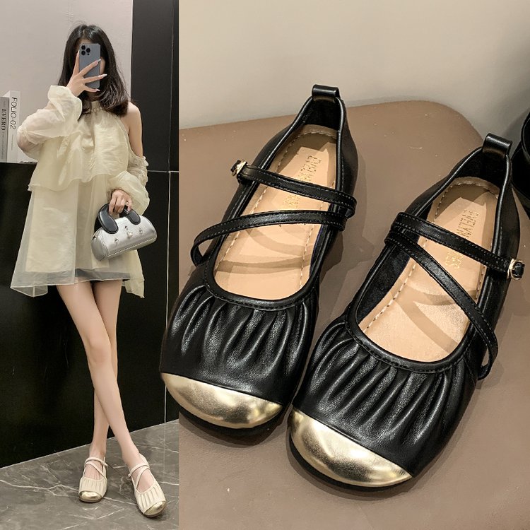 Comfortable autumn romantic and delicate Mary Jane shoes flat for…