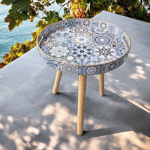 A small side table with three detachable 40cm wooden legs, in a Bohemian style, serving as an indoor coffee table or tea table.