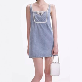 连衣裙;女装针织加工;女式衬衫