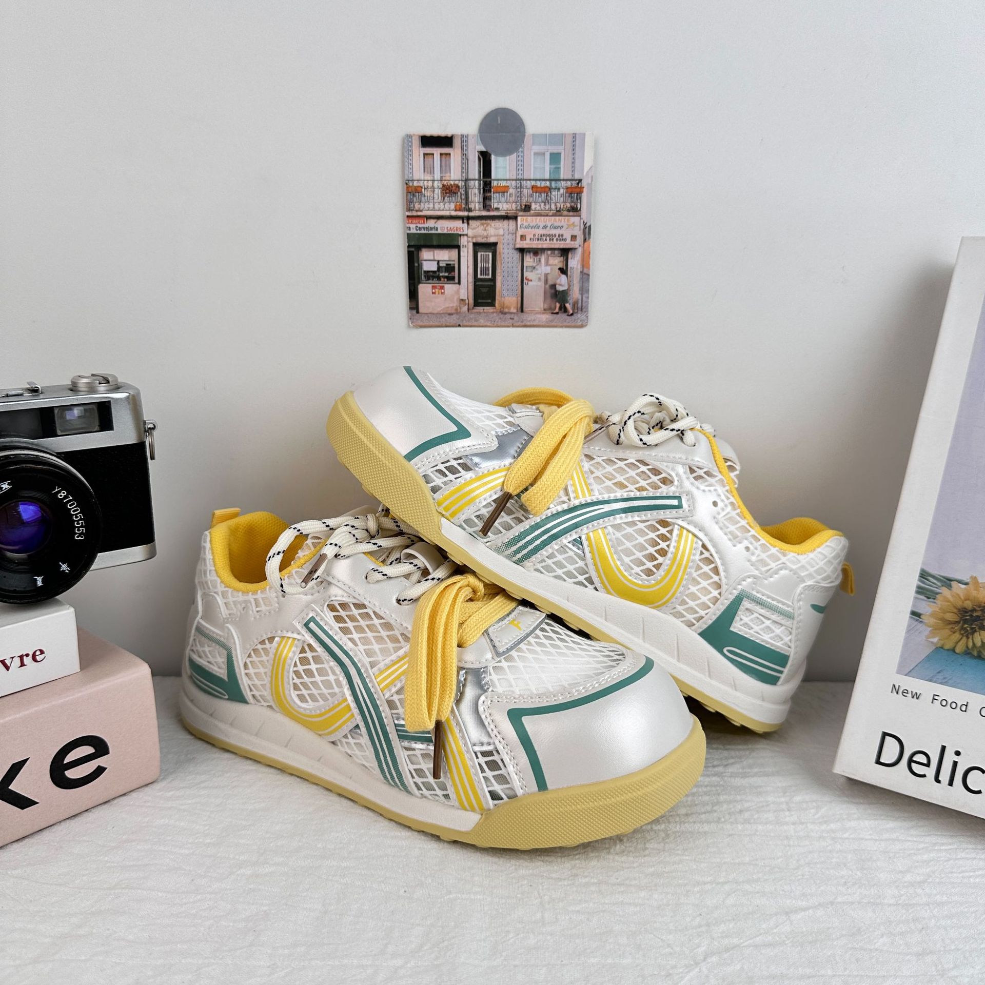 A9924 zapatos de suela gruesa para mujeres 2025 nuevos innes de cabeza redonda explosión de nicho casual retro estilo de puerto versátil zapatos de entrenamiento alemán