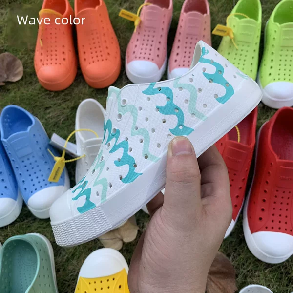 Croc Shoes for Children, Boys and Girls, Breathable Rain Shoes, 2026 New Cartoon Cute Water-Resistant Beach Sports Sandals