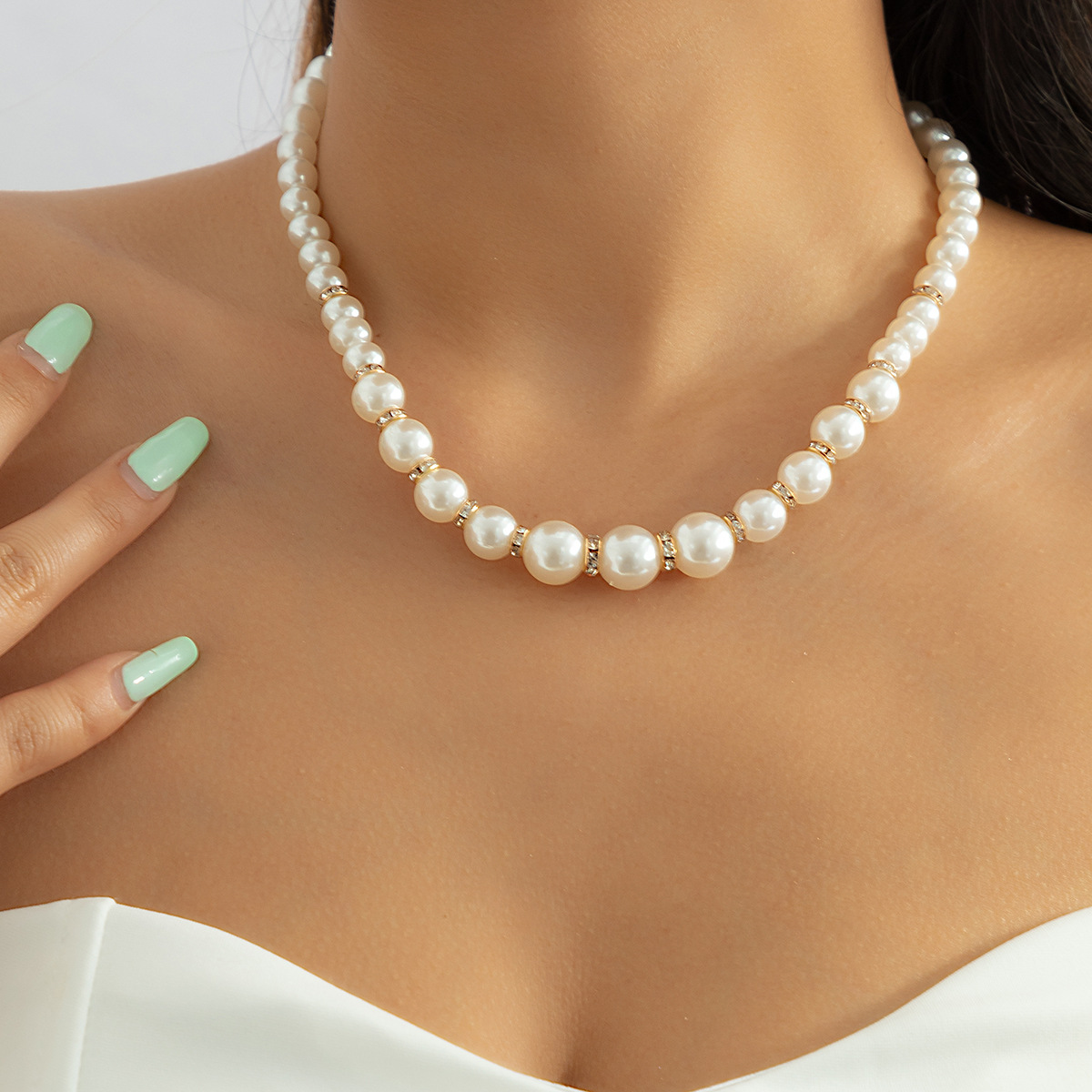 Fashion Round Alloy Choker Pearl Inlay Rhinestones Pearl Necklaces