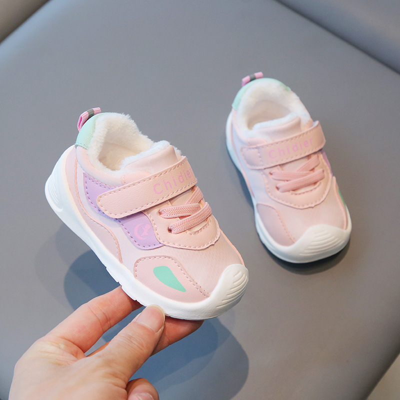 Zapatos funcionales para bebés de otoño e invierno para niños nuevos zapatos de algodón forrados de lana para bebés zapatos para niños pequeños zapatos antideslizantes para niños al por mayor