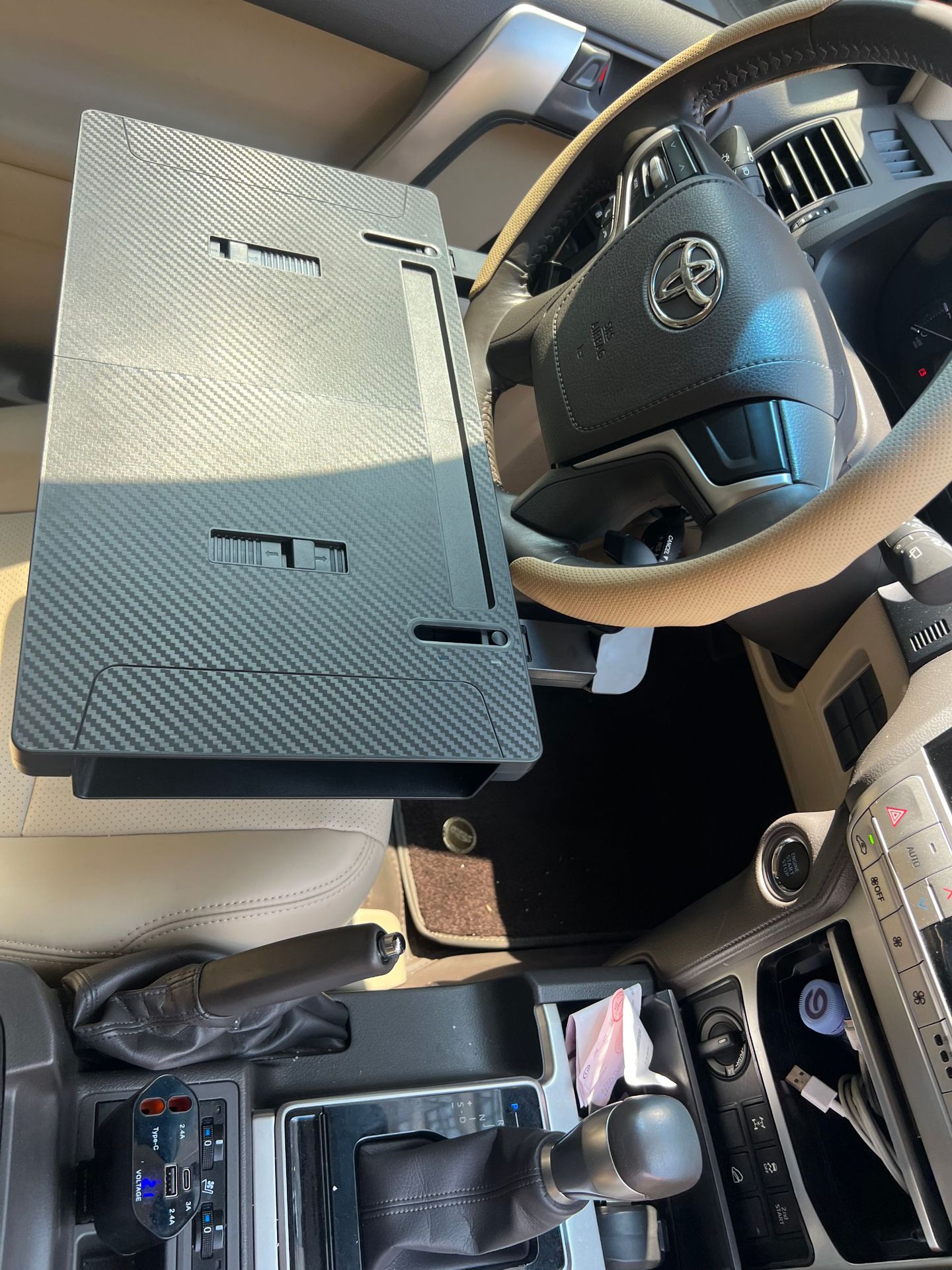 Car-mounted detachable steering wheel table board for office and dining use, dual-purpose folding storage rack, car essentials wholesale and delivery
