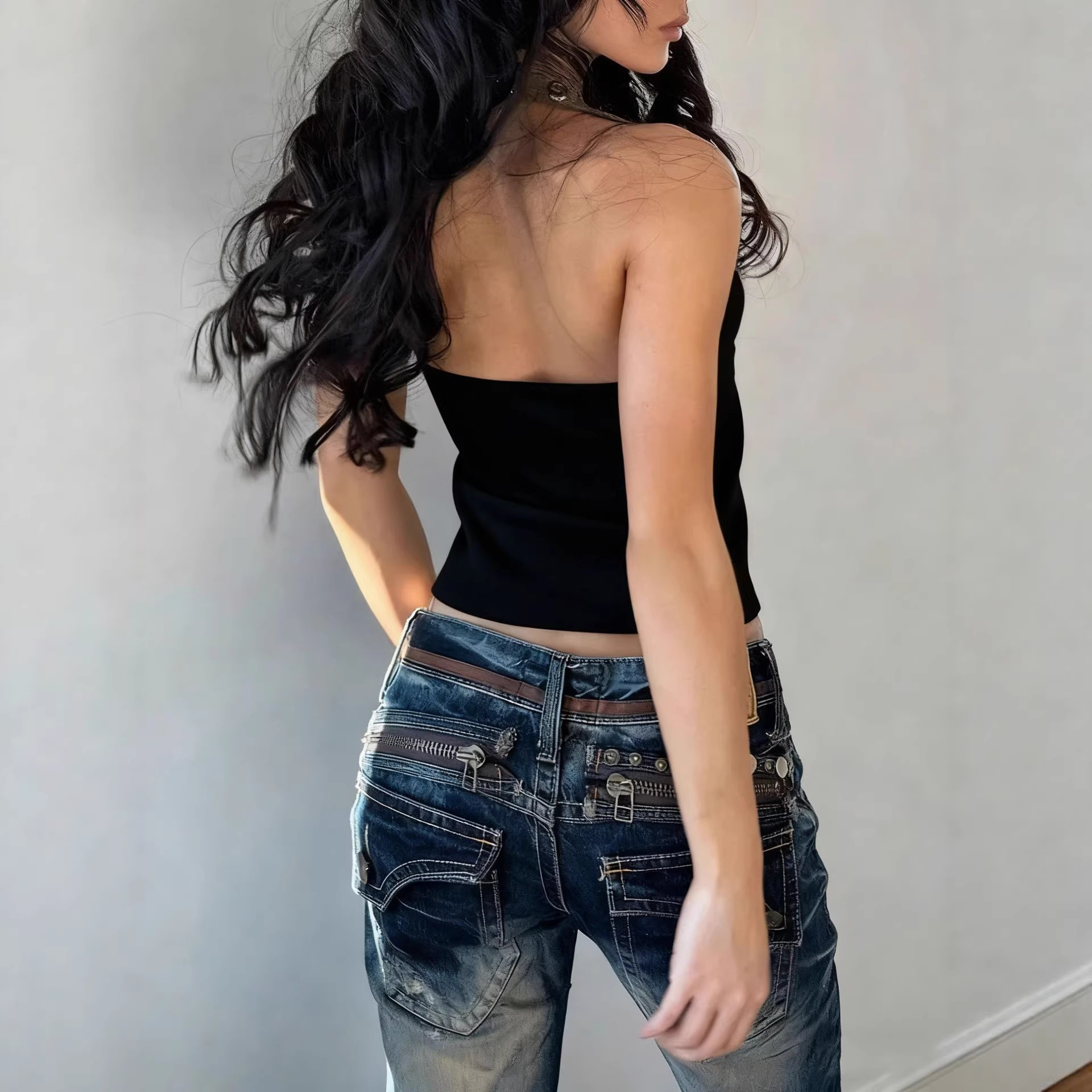 European And American Style Women's Slim Fit Halter Neck Tank Top Metal Hollow out Design Summer Hot Girl Fashion Top_ecoleips.com