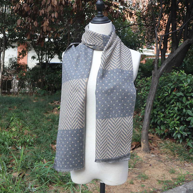 Cachecol de jacquard xadrez com franjas para homem_voghion.com