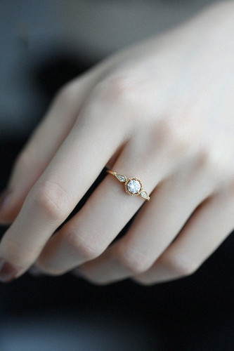 A niche high-end design sensibility zirconium-plated 18k ring with a minimalist and elegant style, engagement ring, wedding gift for girlfriend.