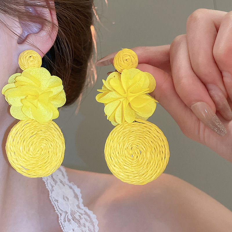 Pendientes de malla de pétalo de dopamina Pendientes de estilo de vacaciones junto al mar de estilo nuevo estilo caliente Pendientes de temperamento exagerado de todo fósforo al por mayor