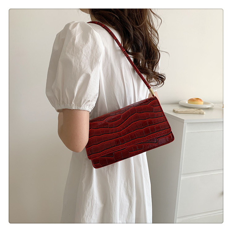 Minimalistisk stil for kvinner med minoritetstekstur under armene 2023 sommer ny håndholdt vestlig liten firkantet veske_voghion.com