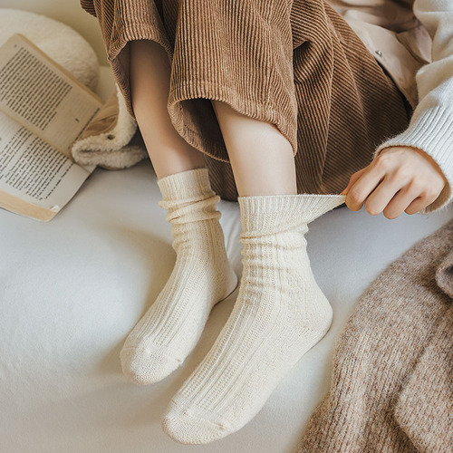 羊毛袜子女冬季加绒保暖长袜子日系甜美居家睡眠月子袜搭配拖鞋袜