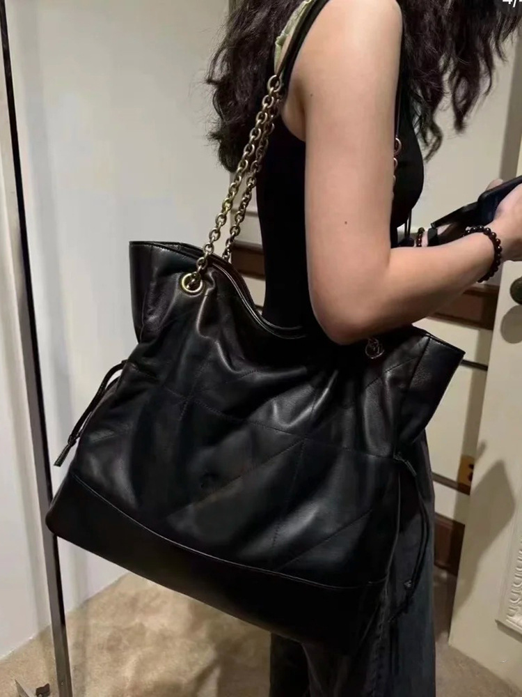 Influenceur de Instagram cu același temperament, geantă de umăr din piele moale cu lanț cu diamante, mărimea mare, pentru timpul liber, pentru naveta_voghion.com