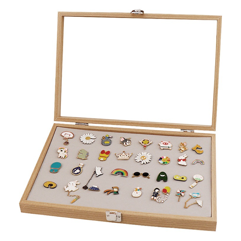 Nueva caja de almacenamiento de placa de grano de madera transfronteriza transparente a prueba de polvo medalla de dibujos animados caja de joyería broche de gran capacidad Marco de exhibición