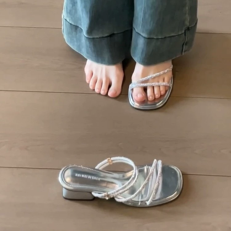 Summer sandals, slippers, thin strap, suitable with a skirt