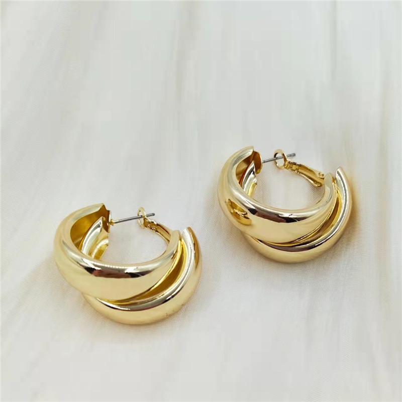 Simple Fashion Geometric Circle Alloy Hoop Earrings display picture 3