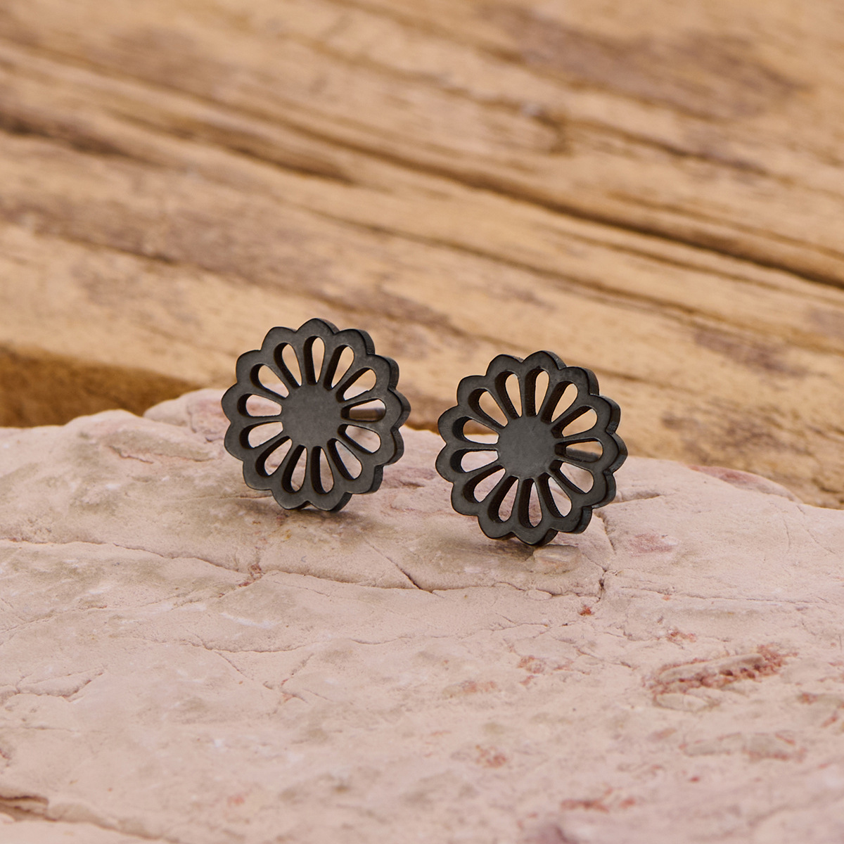 Nuevos productos de comercio exterior transfronterizo: pendientes minimalistas de acero inoxidable con diseño de flor, palmera y corona, estilo japonés y coreano, disponibles para venta al por mayor. image 23