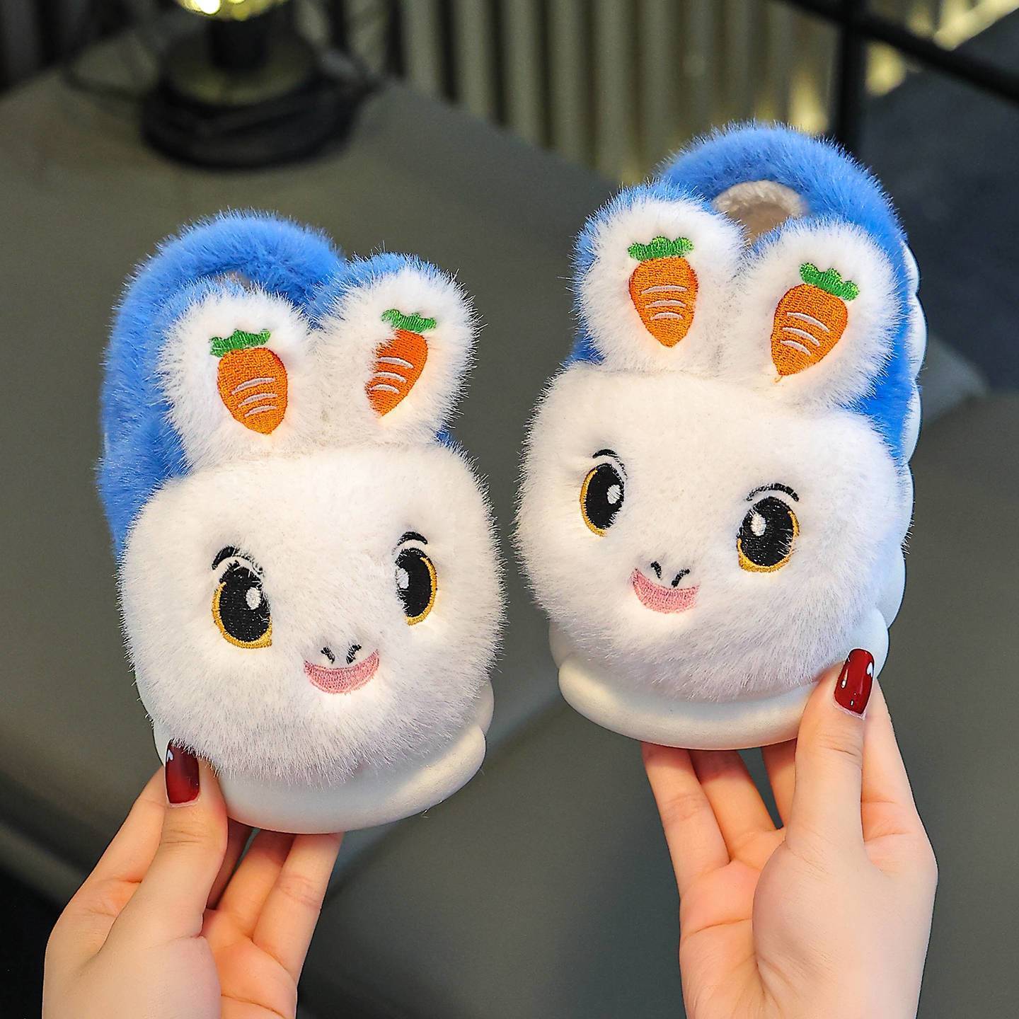 Zapatos de algodón para niños en invierno en el hogar calentamiento antideslizante para niñas zapatos de peluche de moda para niños zapatillas de algodón tacones