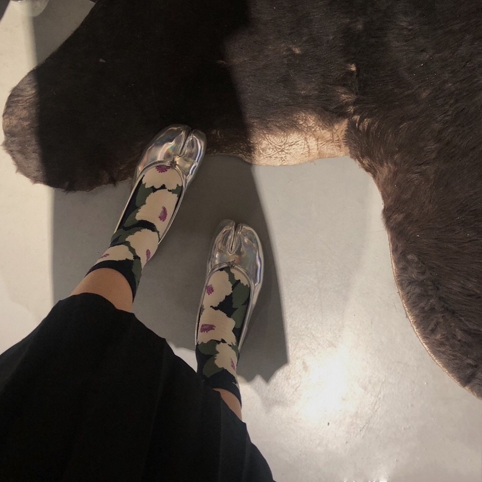 Spring New Toe-Separated Socks, Multi-Color Jacquard Pattern with Cute Carrot and Flower Design, Two-Toe Socks, Mid-Calf Tabi Socks for Foreign Trade