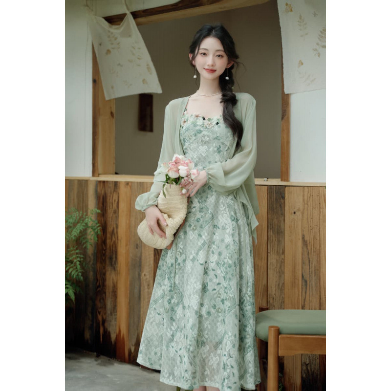 French Resort Style Green Floral Suspender Dress for Women, New Summer Style, Beautiful Seaside Long Dress with a Sense of Design