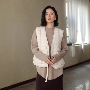 New 90 White Duck Down Vest Solid Color Simple V-neck Sleeveless Warm Lightweight Cardigan Vest for Women