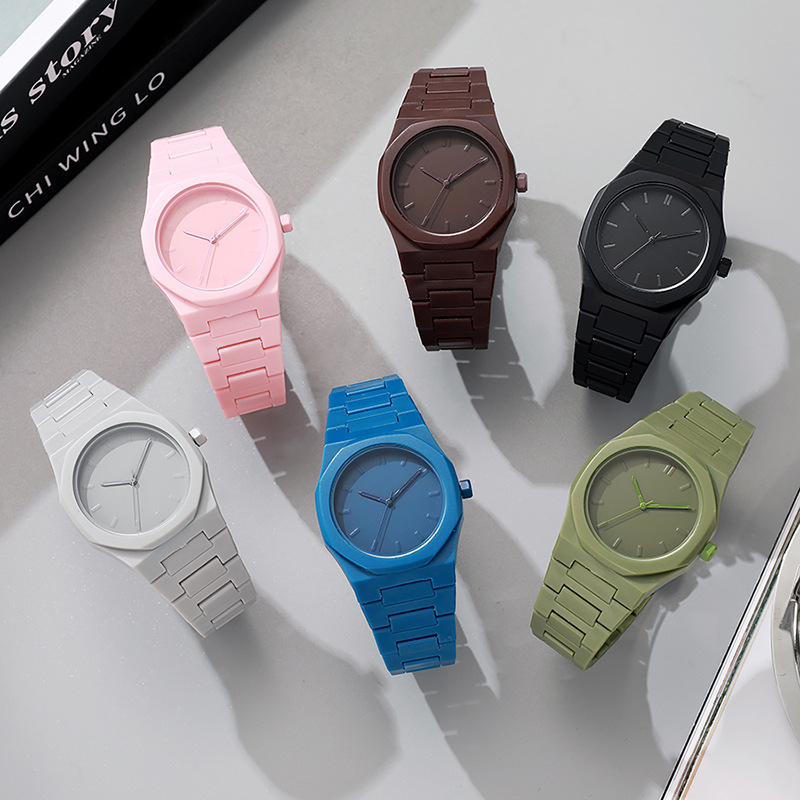 Relojes para hombre, relojes de mujer de alta gama resistentes al agua, relojes de cuarzo de plástico populares para hombre en el Sudeste Asiático y Oriente Medio