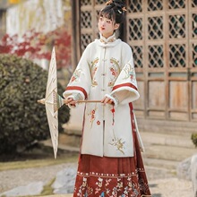 原创汉服女中国风圆领披袄保暖新年战袍对襟立领马面裙秋冬季套装