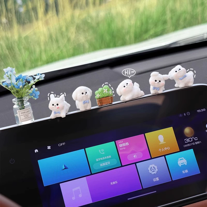 Симпатичный щенок внутри автомобиля украшения украшения новый премиум автомобиль центральная консоль распаковать маленькую белую собачью куклу украшения украшения украшения