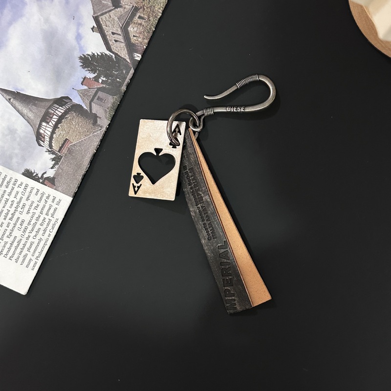 新しいクロスボーダーレトロ完成品ペンダント miu バッグペンダントアクセサリートランプ装飾キーホルダーペンダントストラップ|undefined