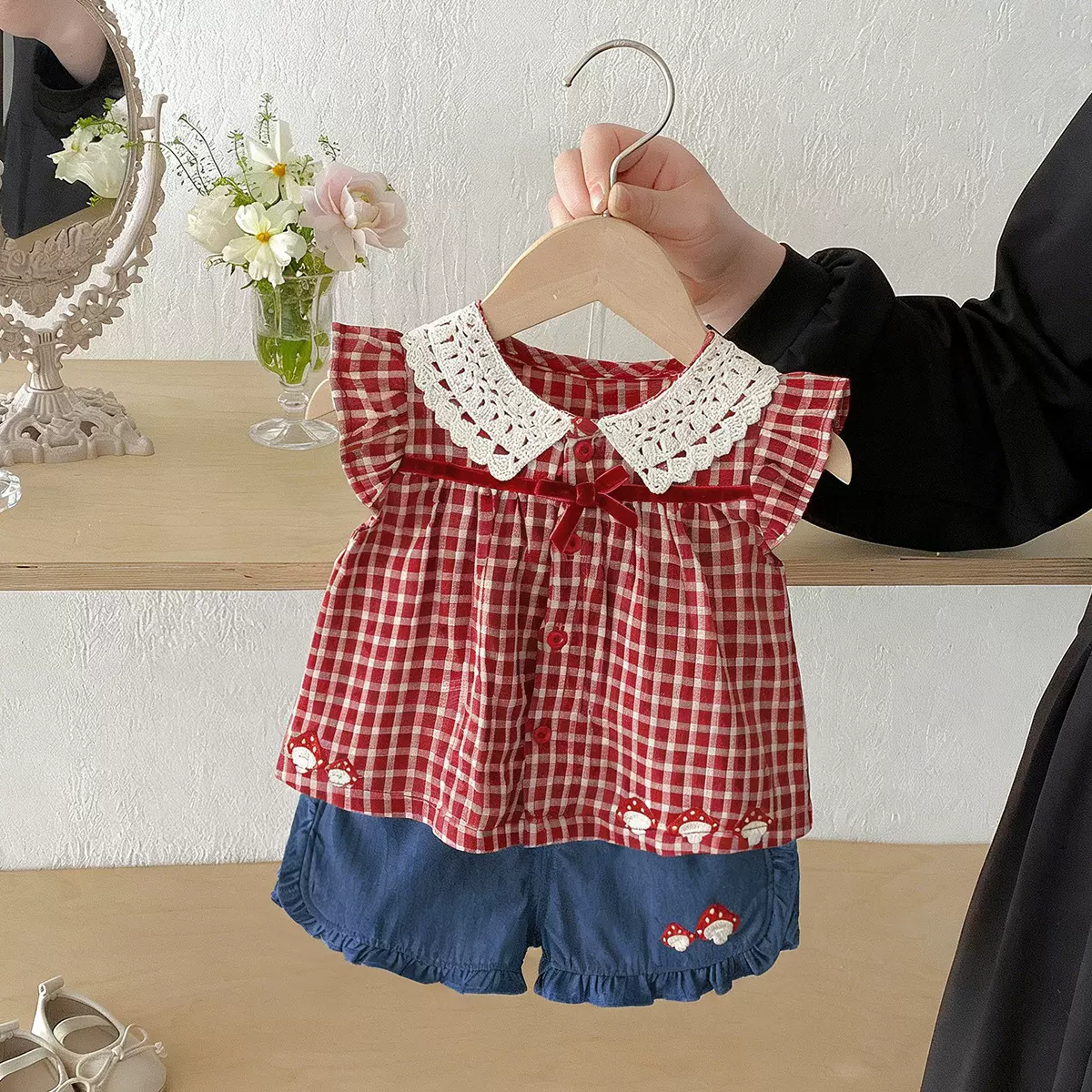 女童红白格纹连衣裙套装上衣牛仔短裤两件套蘑菇刺绣宝宝夏季衣服