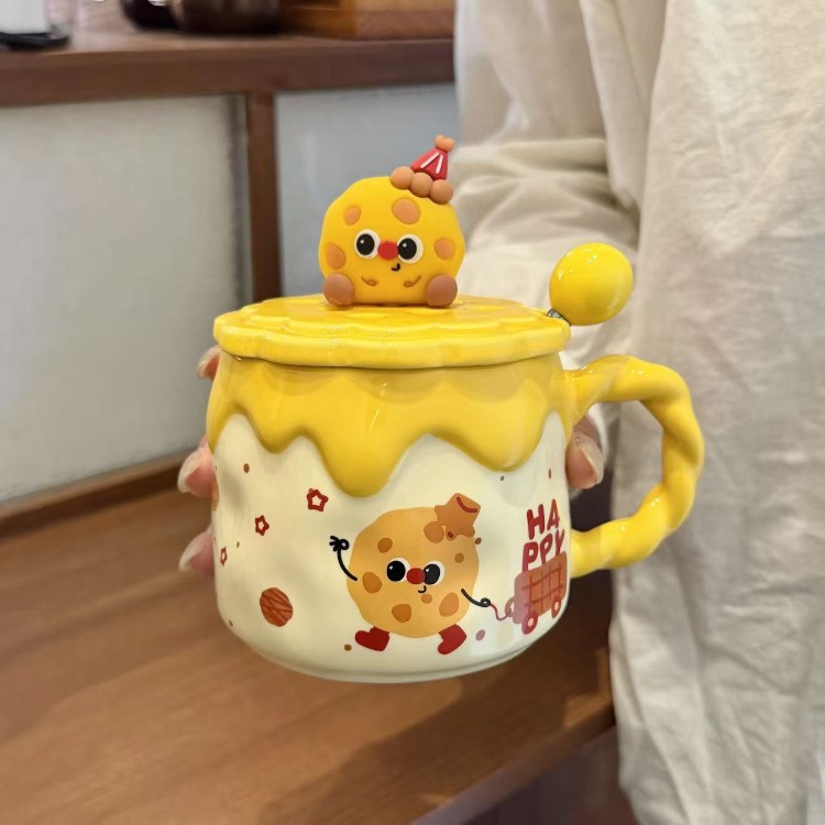 Creativo lindo pan tostado taza de cerámica casera con cucharas de cubierta de agua alta cara hermosa taza de marca para niños