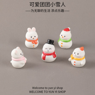 Christmas Snowman Micro Landscape Snow Basin Landscaping Small Ornaments Santa Claus Keychain Pendant Resin Gift Wholesale