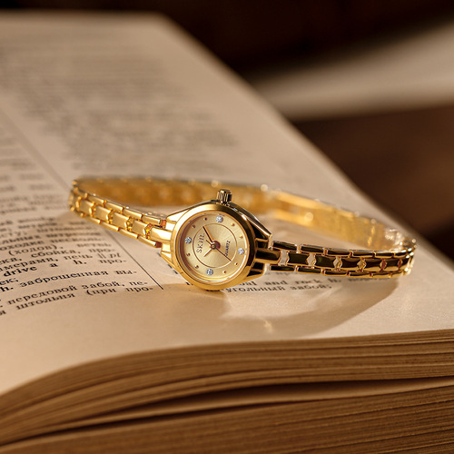 Time and Space Corridor New Simple Light Luxury Quartz Watch Mini Round Small Gold Watch Temperament Steel Strap Casual Women's Watch