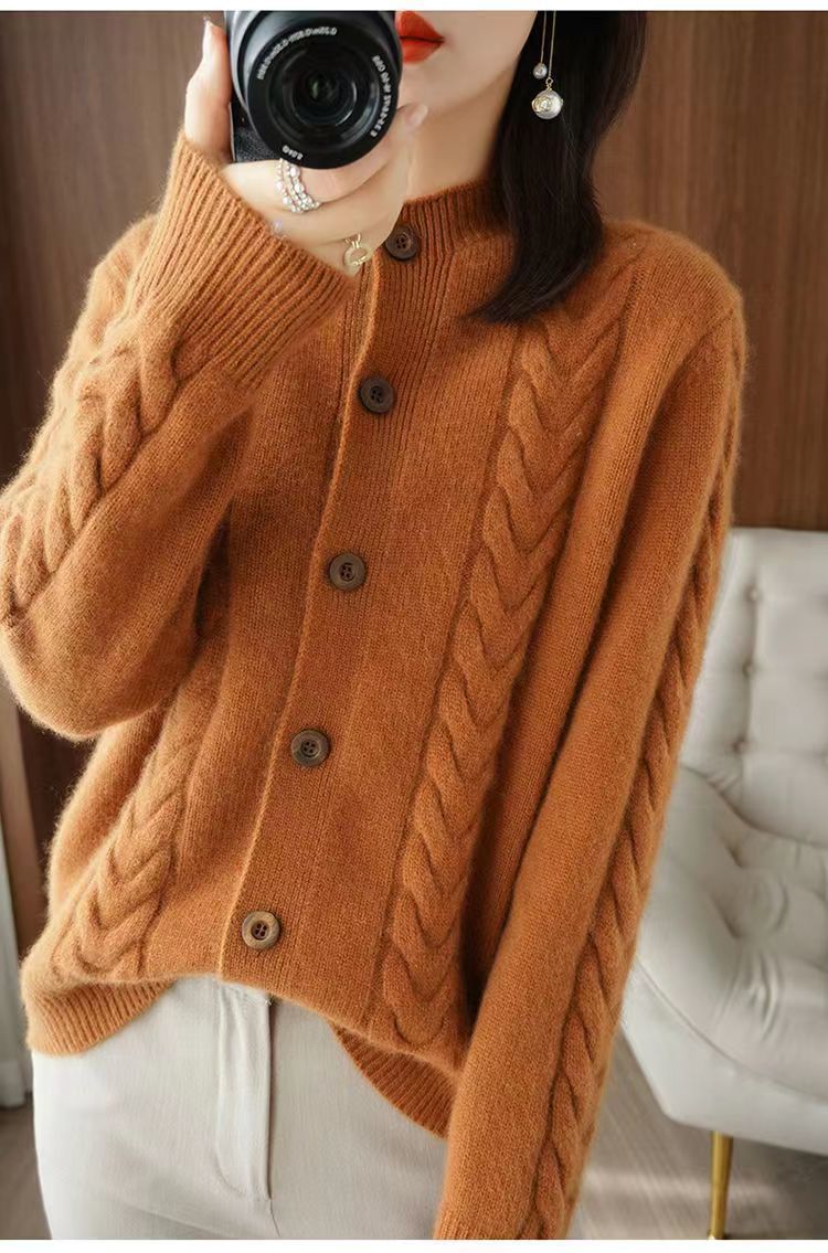 Cardigan Image 3