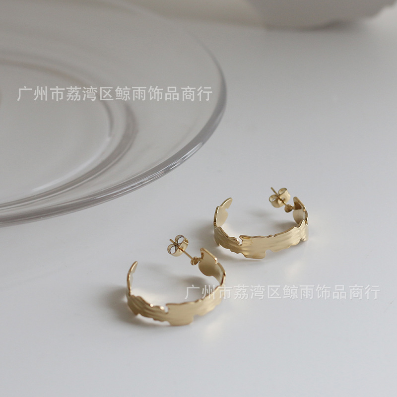 Simple Tin Foil Hammered Irregular Titanium Steel Earrings display picture 2