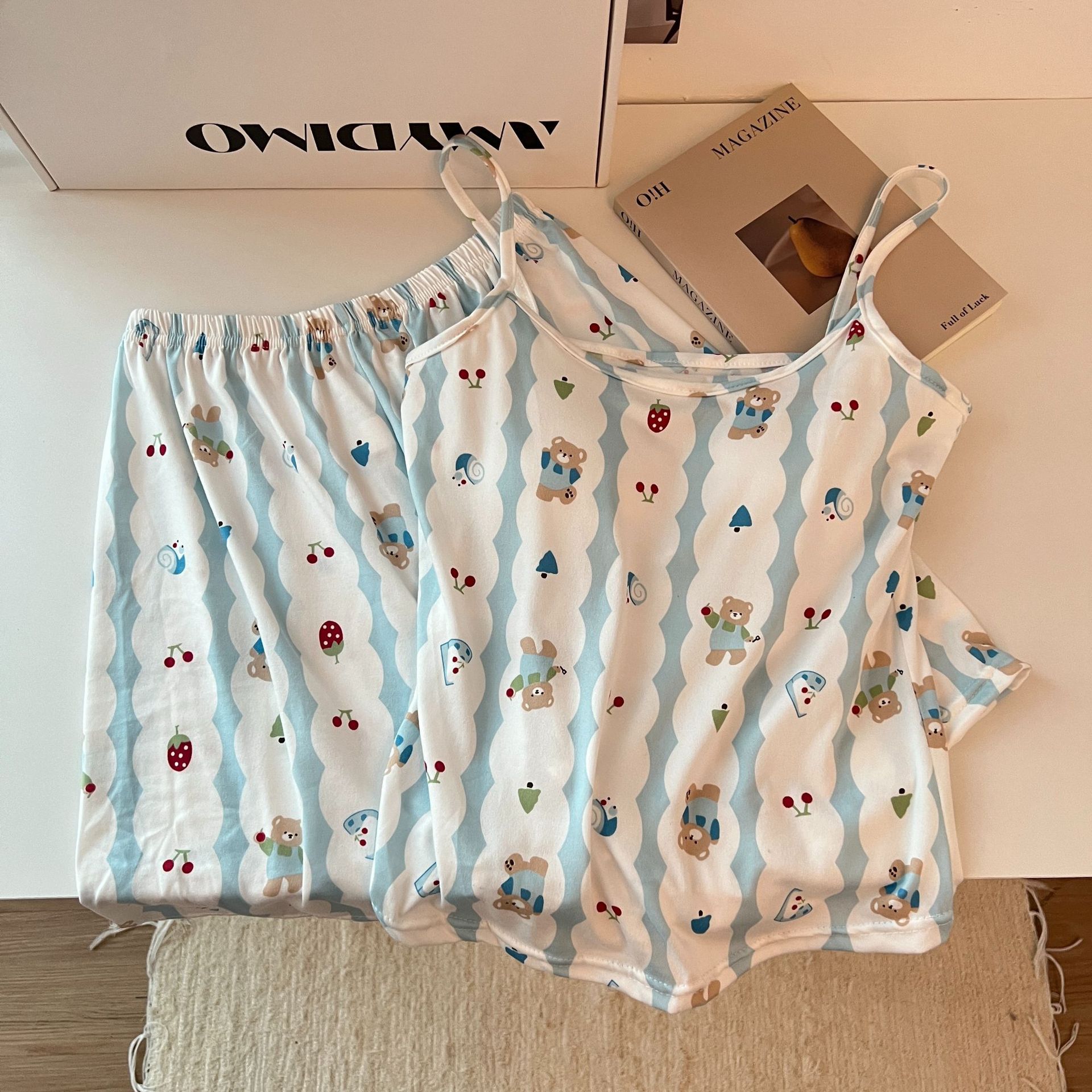 胸パッド付きオールインワンキャミソールレディース夏ピュアセクシーキャミソールストライプショーツパジャマホームウェア2点セット