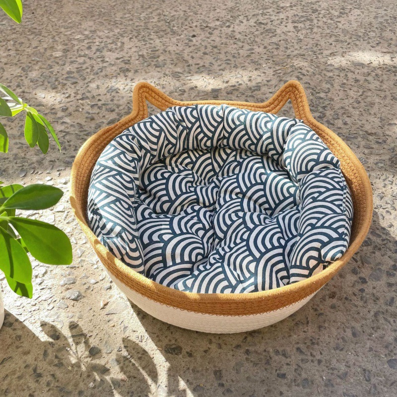 면고양이귀 + 물고기무늬 쿠션 + 베개