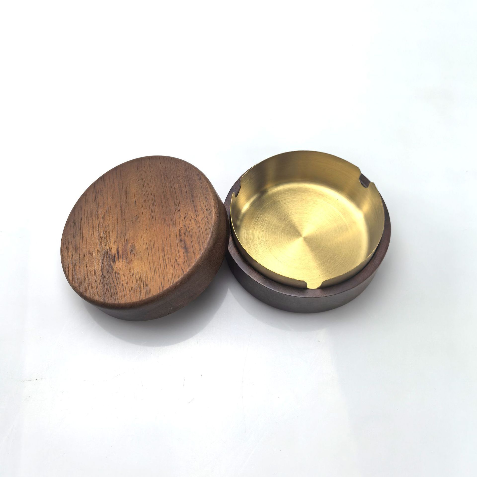 Cenicero de madera maciza de color nogal de madera de acacia sala de estar para el hogar con cubierta de madera a prueba de polvo volador oficina creativa estilo redondo de madera