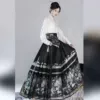 White top+black horse noodle skirt