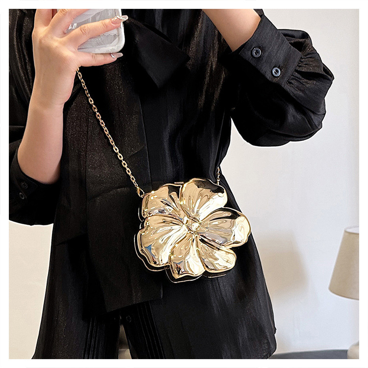 Women's Gender Streetwear Style Flower Shape Shape Women's Medium PVC Solid Color Streetwear Lock Clasp Crossbody Bag