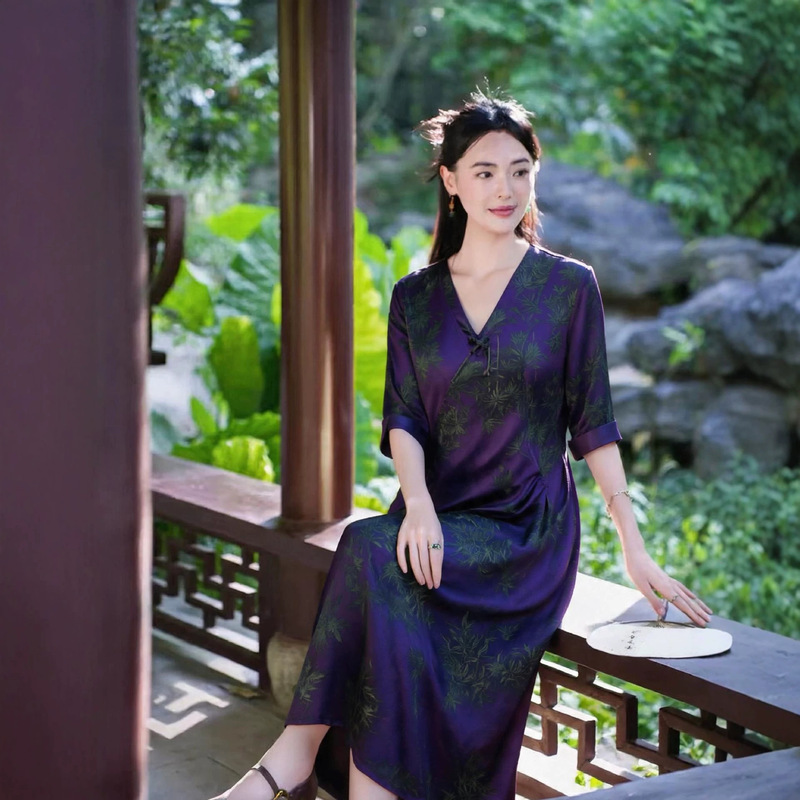 【99.9% mulberry silk, Hongyun Xiangyunsha】New Chinese-style herbal plant double-dyed short-sleeve dress for women 8222 【99.9% mulberry silk, Hongyun Xiangyunsha】New Chinese-style herbal plant double-dyed short-sleeve dress for women 8222