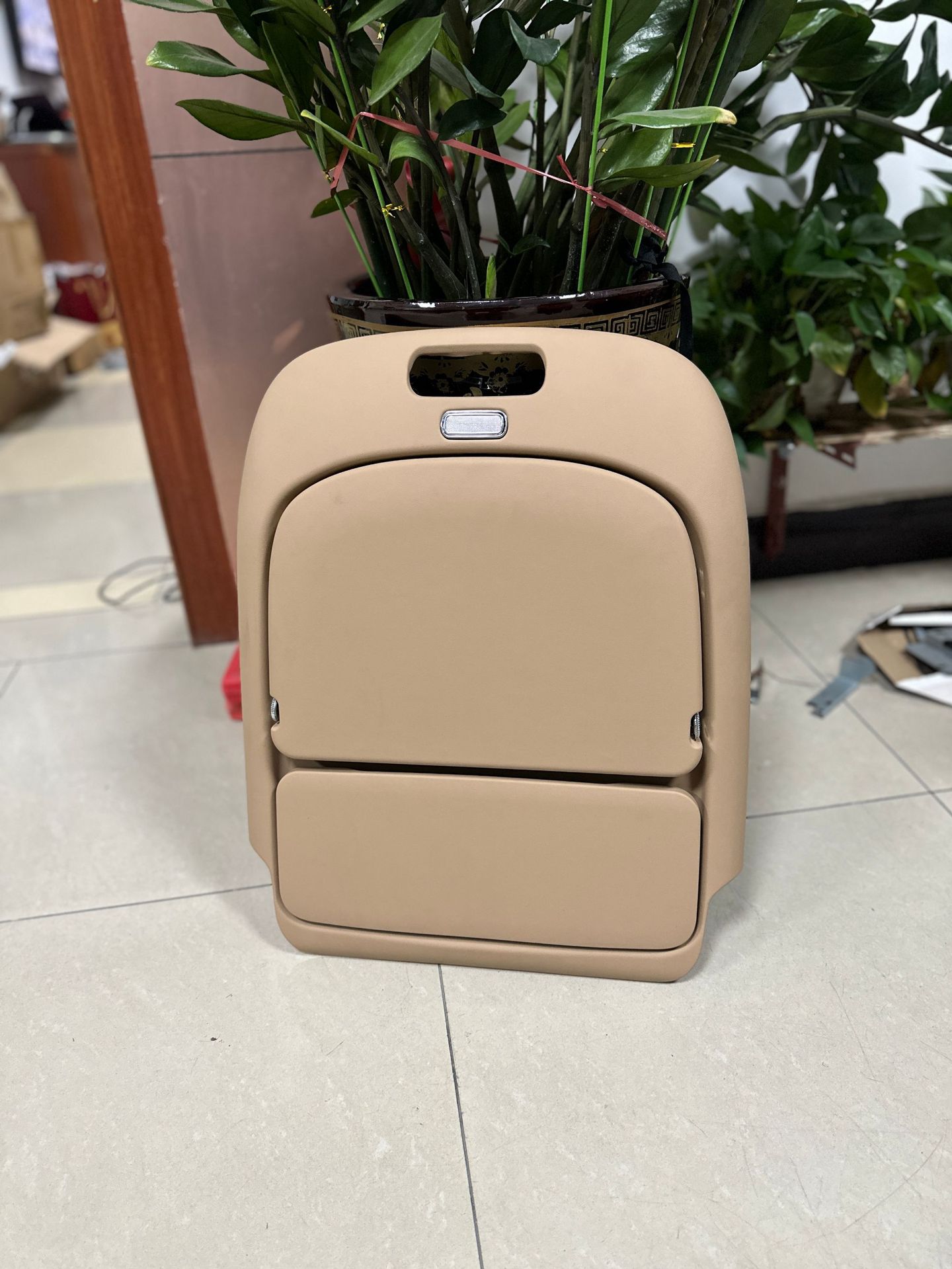 24/25 Model Aito Car-Mounted M7/M8/M9 Rear Seat Folding Table, Special Modified Car Seat Folding Table