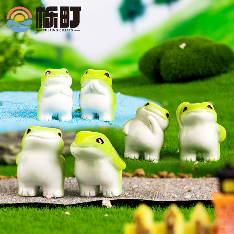 Cute cartoon strange frog micro landscape creative doll accessories resin crafts car desktop small ornaments