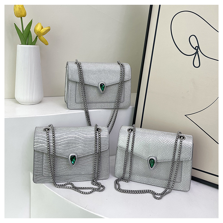 Versatile Snake Pattern Shoulder Bag For Women With Chain Strap_voghion.com
