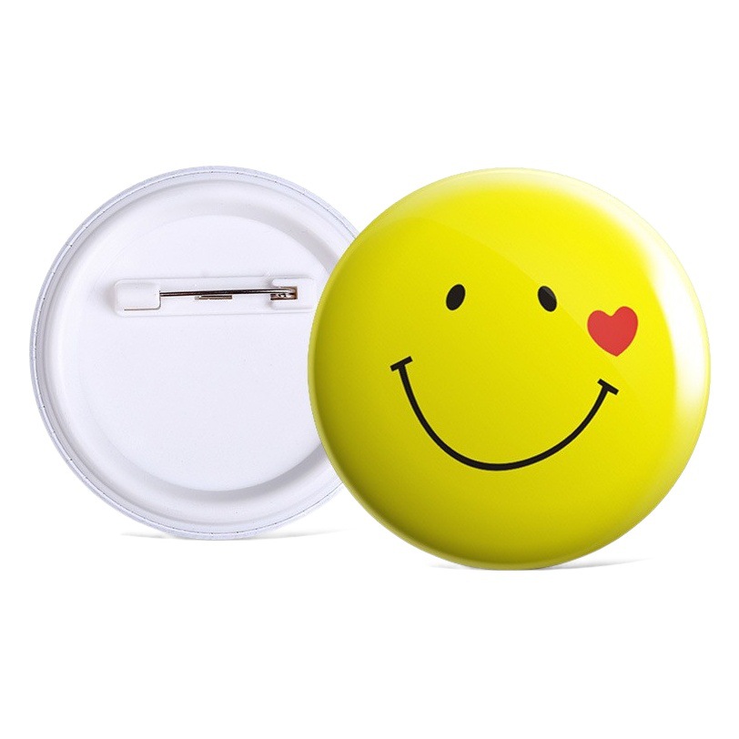 Insignia anime estrella periférica Placa de hojalata metal cara sonriente medalla conmemorativa regalo bar