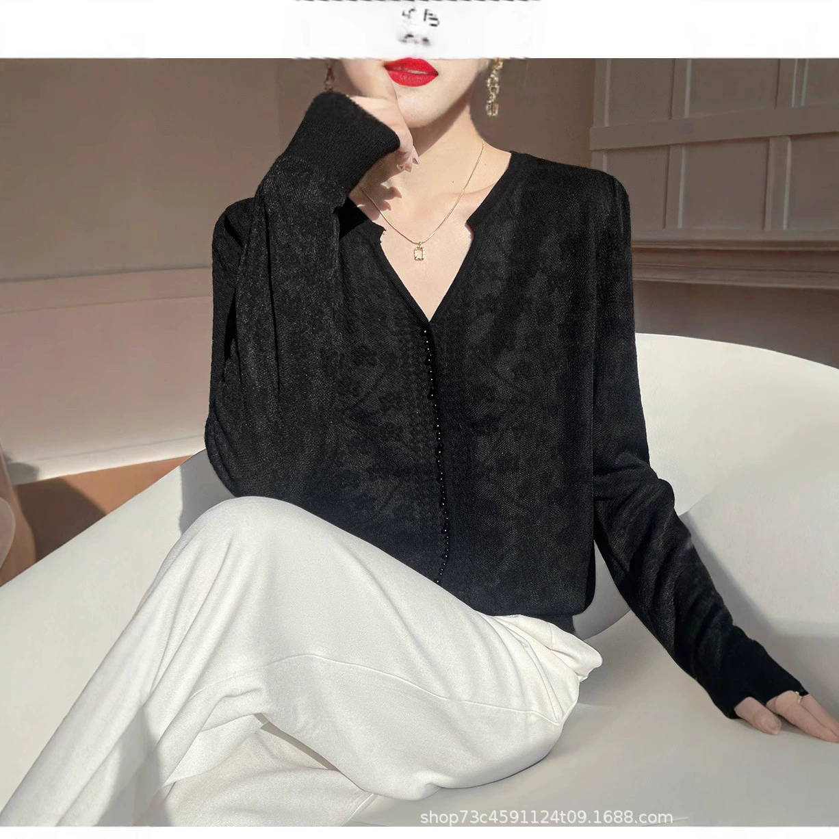 2025 Новый стиль Xiao Xiangfeng трикотажный кардиган куртка корейская нежная v-образная мягкая восковая куртка минус топ женский