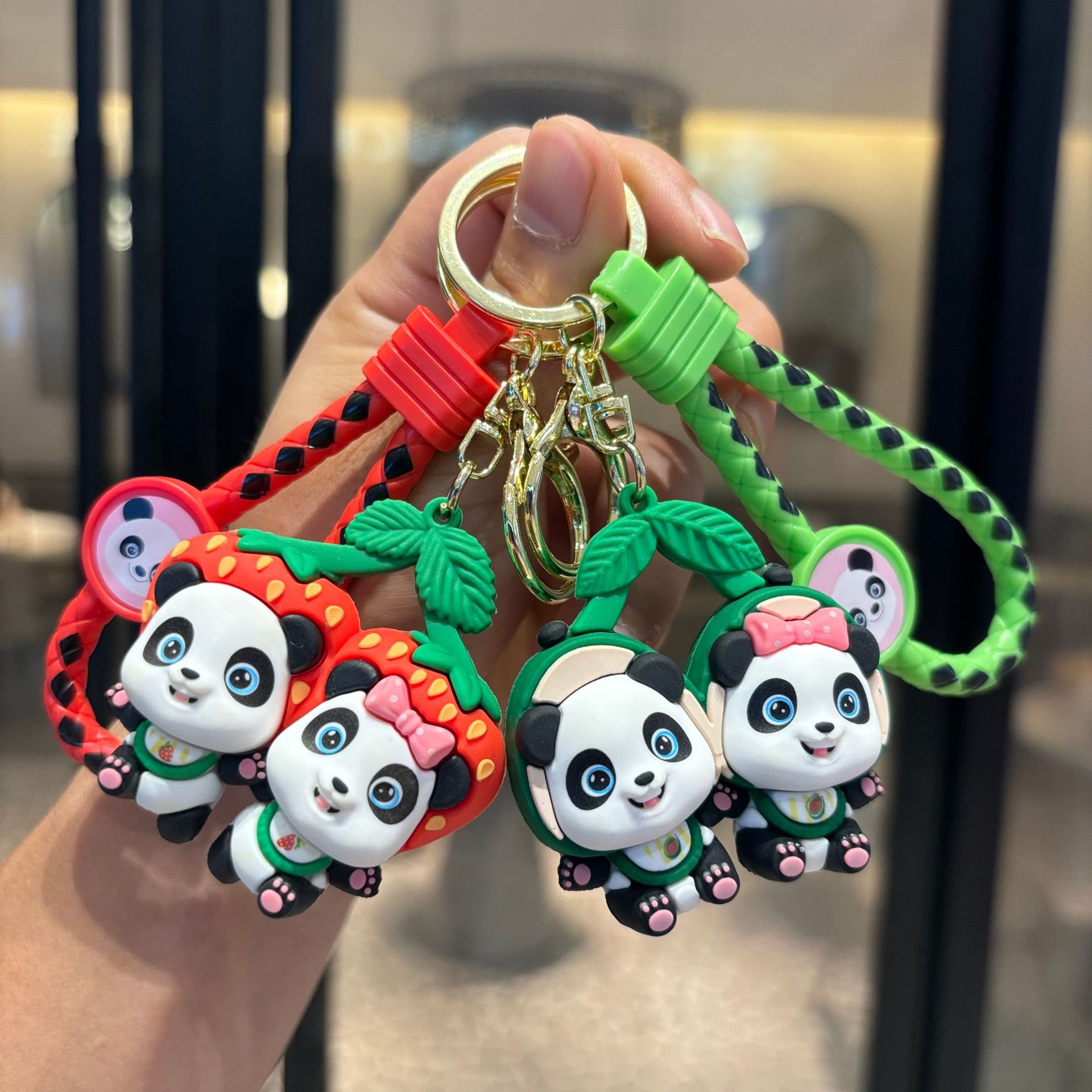 Cartoon Fruit Panda Keychain pareja adorable muñeca colgante bolsos de automóviles llaveros agarrar bebé pequeño regalo