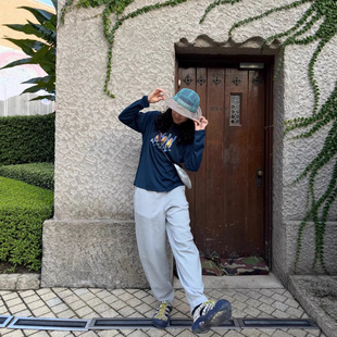 ���ߴ�Ȥζӡ���L��T�l����ȼˇ�g�Һ���������e������Ůͬ��